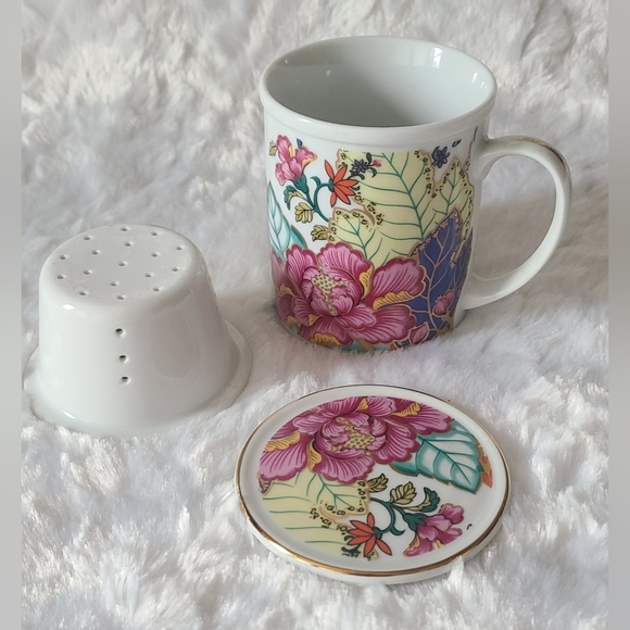 Horchow - Tobacco Leaf Tea Cup With Infuser & Lid and Sugar Bowl With Top Set - Picture 15 of 15